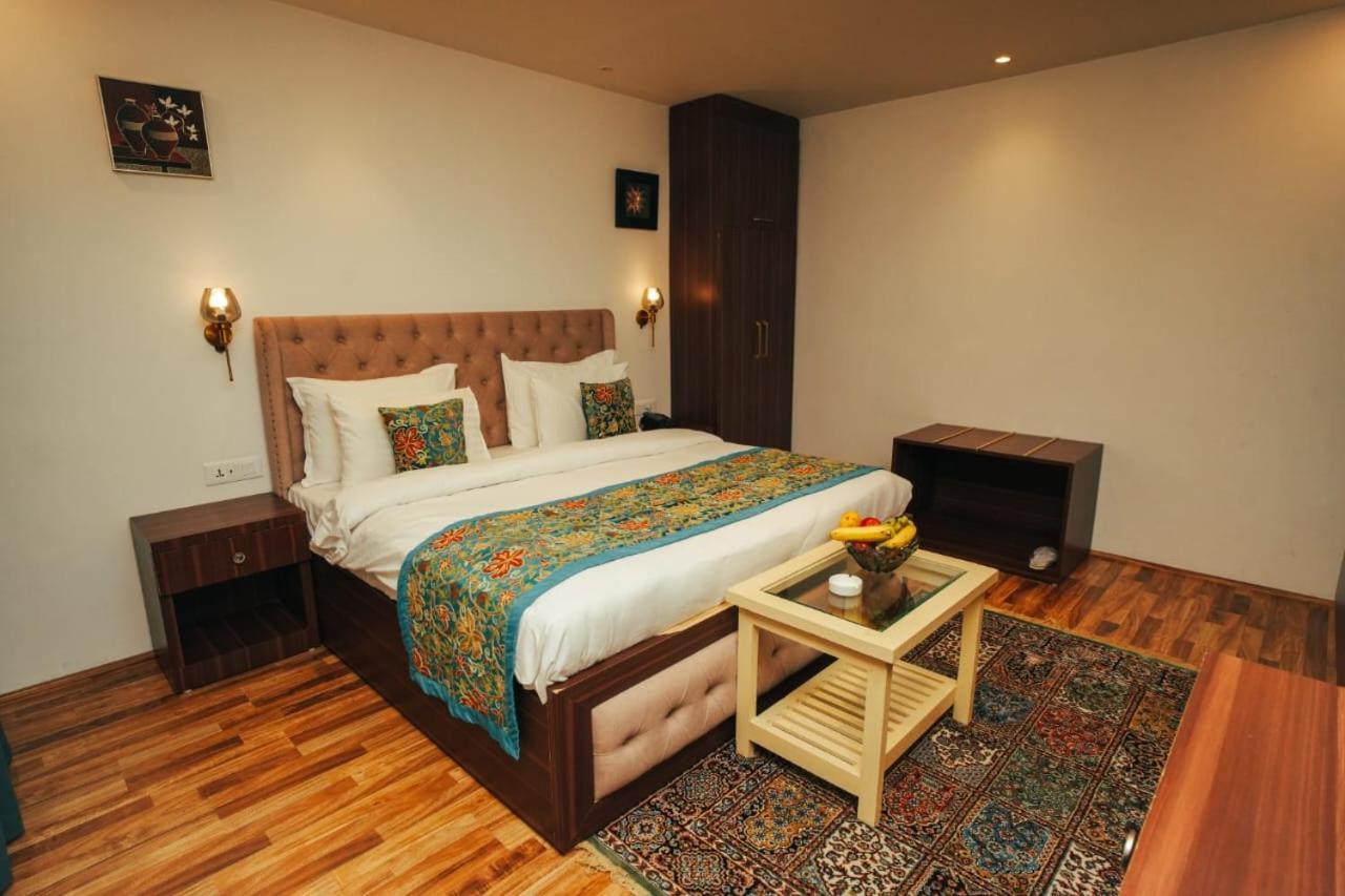 Srinagar Group Of Hotels Esterno foto