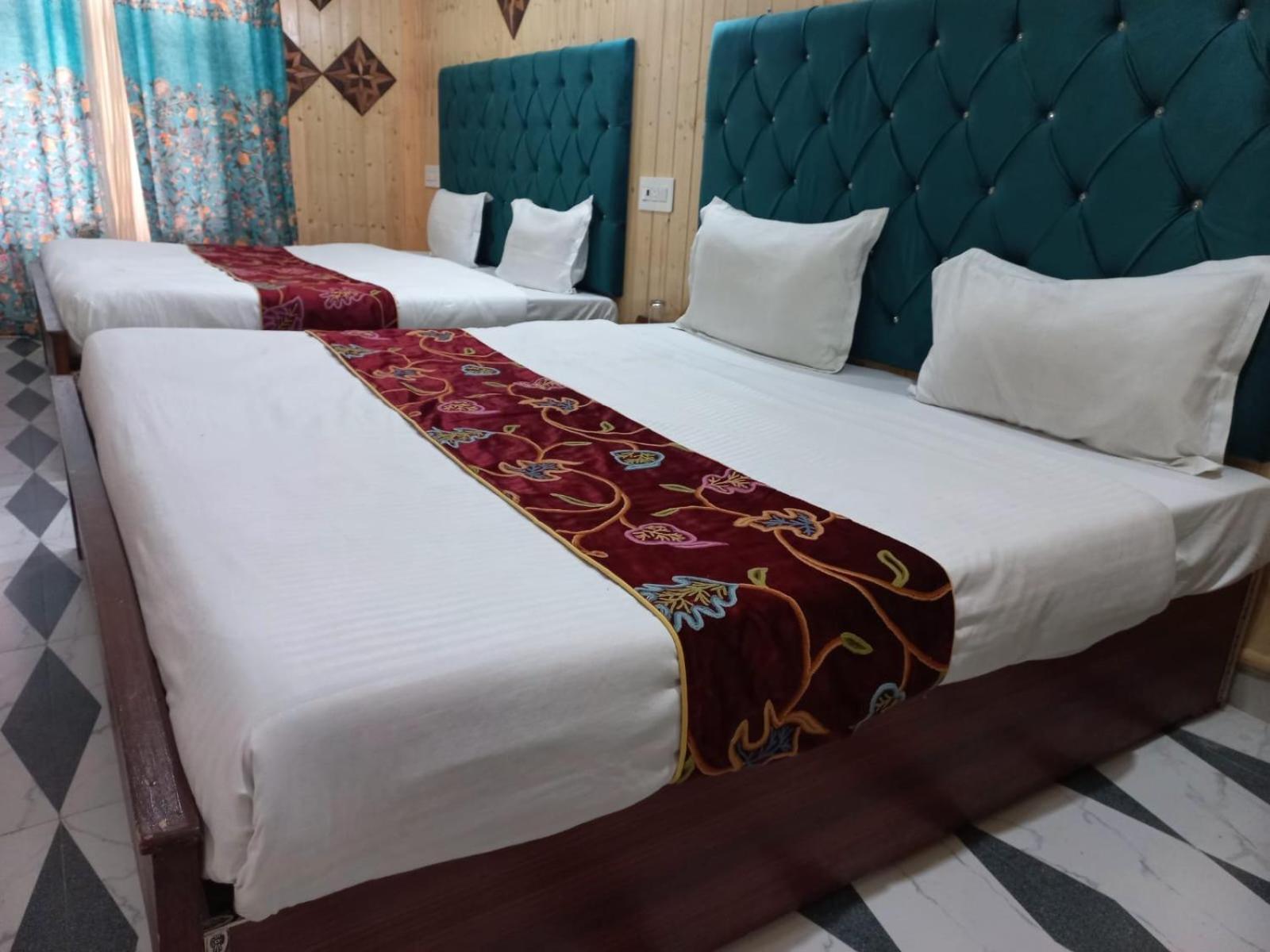 Srinagar Group Of Hotels Esterno foto