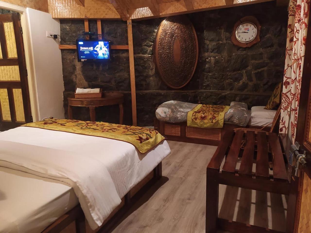Srinagar Group Of Hotels Esterno foto