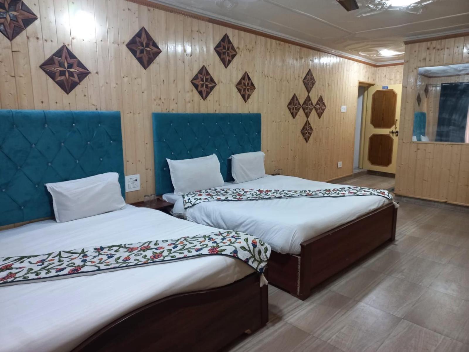 Srinagar Group Of Hotels Esterno foto