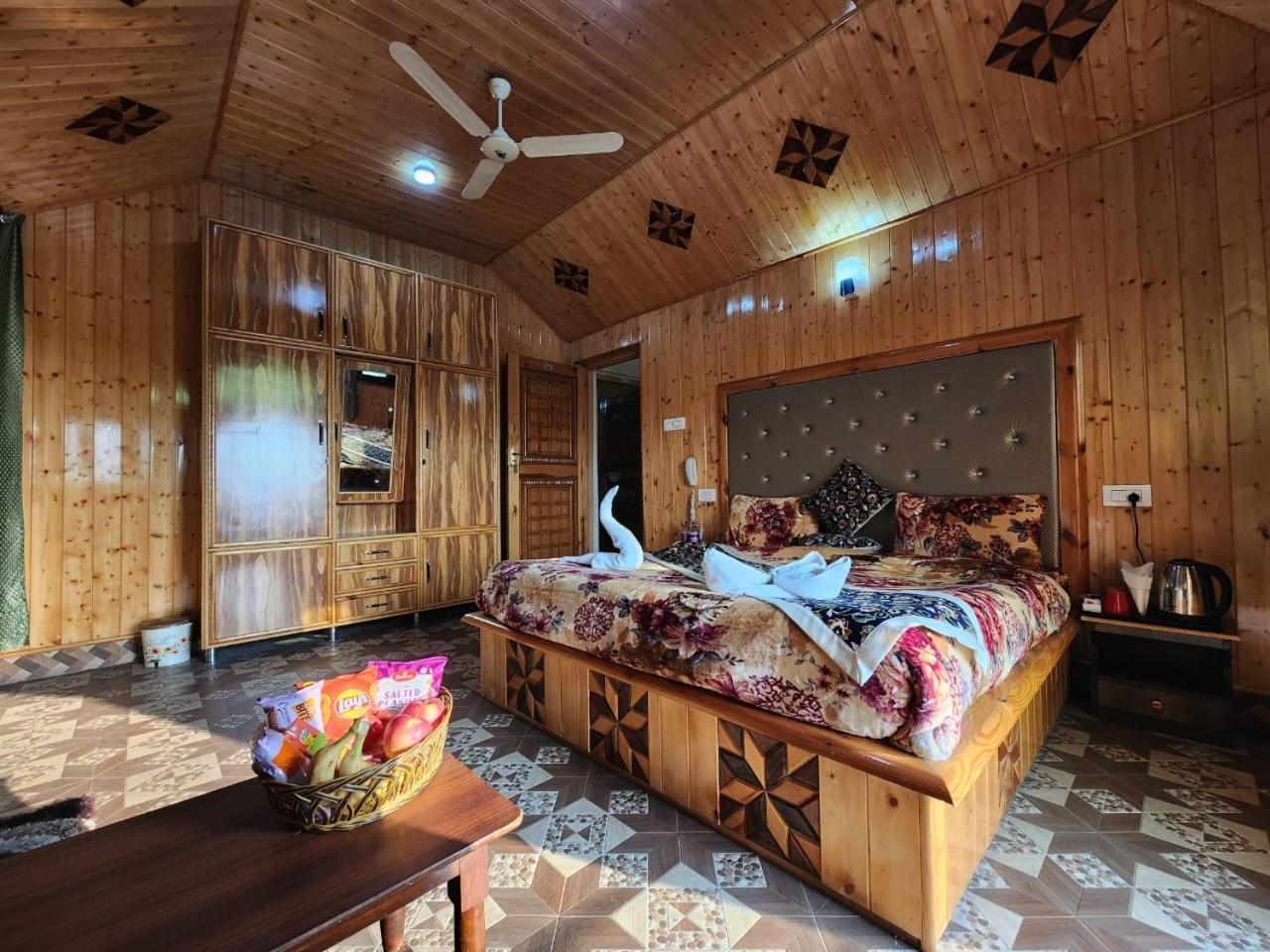 Srinagar Group Of Hotels Esterno foto