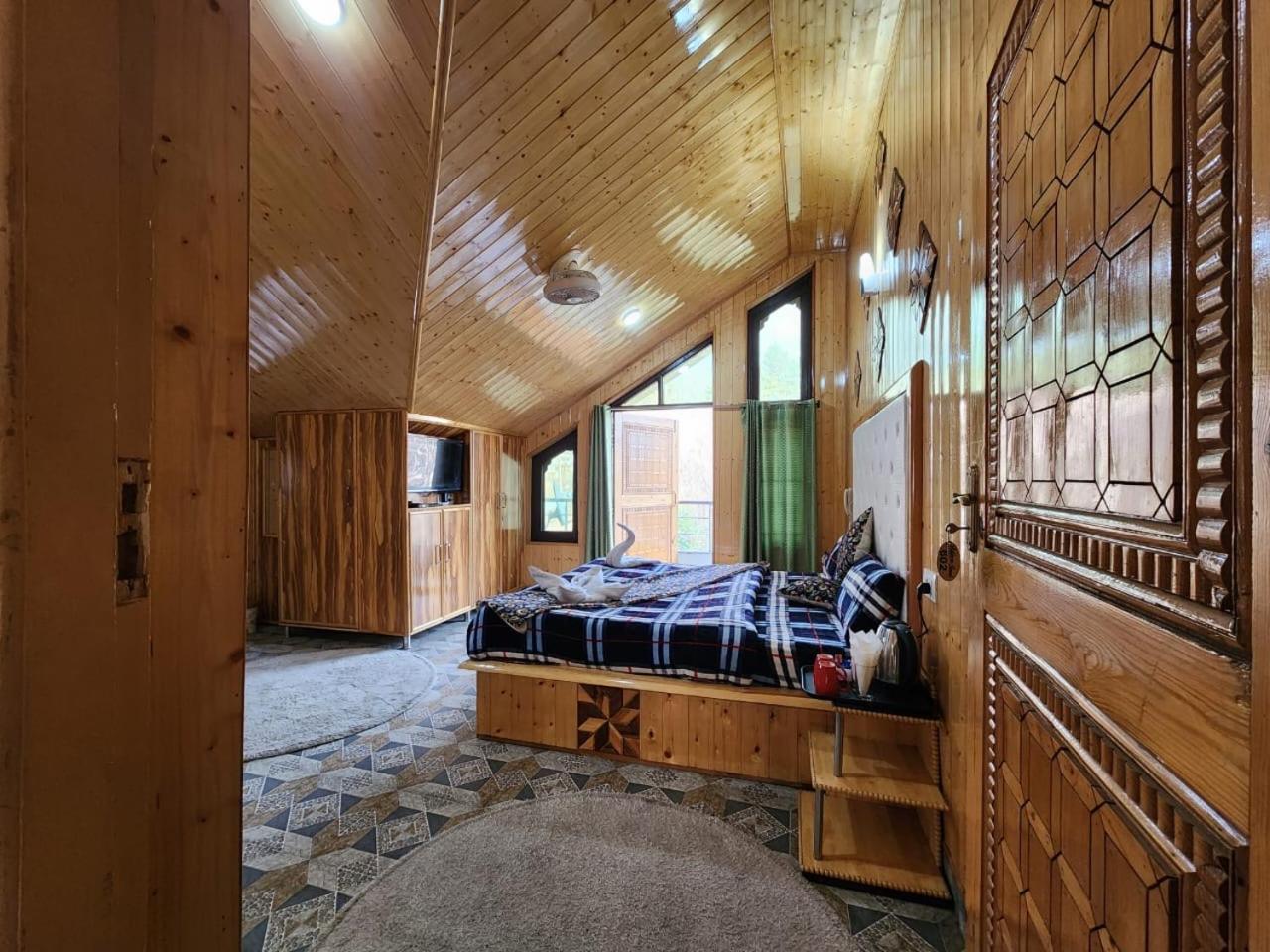 Srinagar Group Of Hotels Esterno foto
