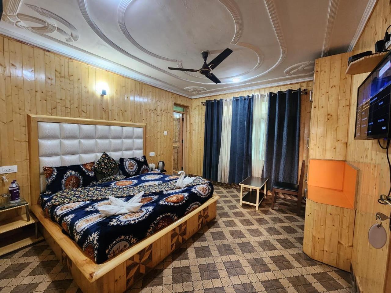 Srinagar Group Of Hotels Esterno foto