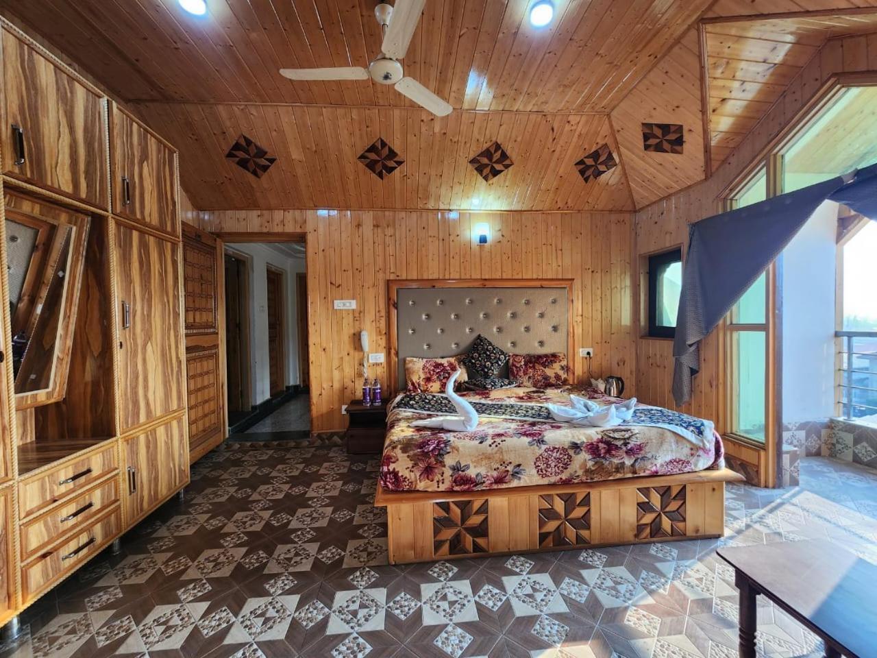 Srinagar Group Of Hotels Esterno foto
